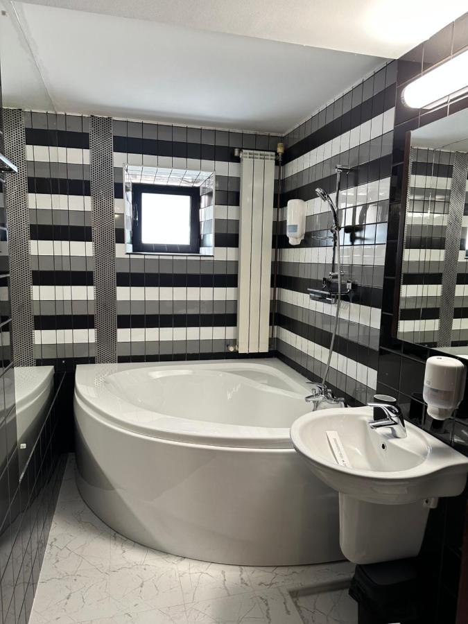 Nerva Traian Studio Apartment บูคาเรสต์ ภายนอก รูปภาพ